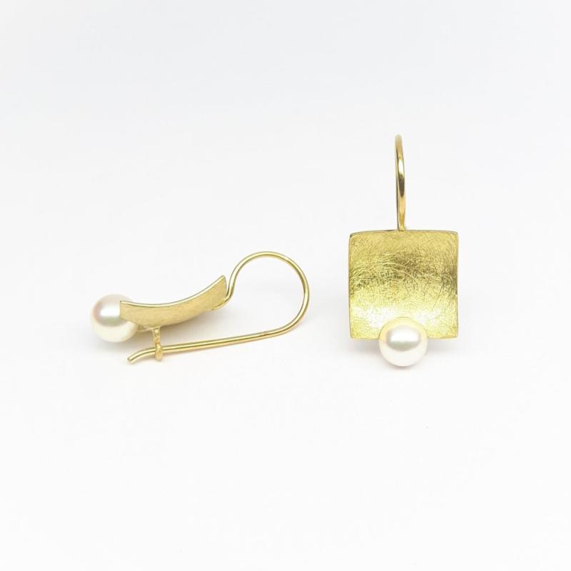 Boucles d'oreilles en or jaune 18kt et perles Akoya.
